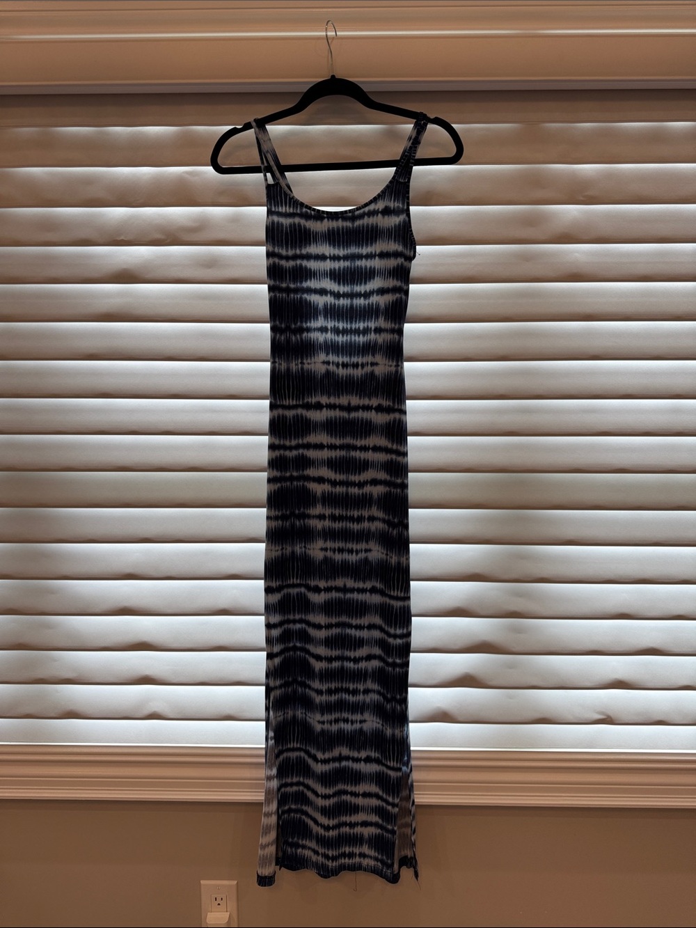 Women's Navy Tie-Dye Maxi Dress - Sleeveless Scoop Neck
